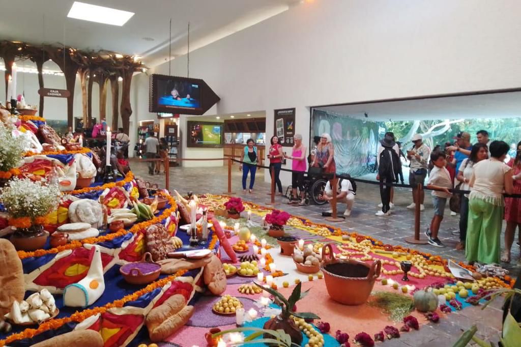 Enamora el arte de Huamantla en el festival de vida y muerte en Xcaret